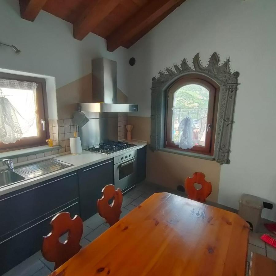La Maison Lilla Fenis Εξωτερικό φωτογραφία